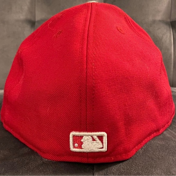 Phillies Fitted - Picture 3 of 3